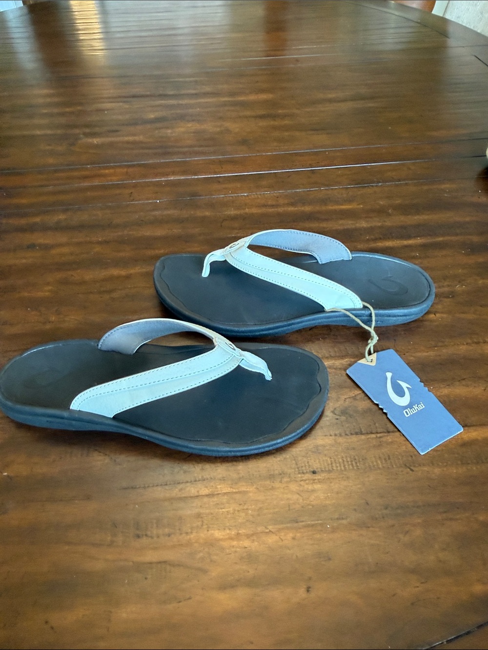 Olukai White Ohana Woman US 11 ACs